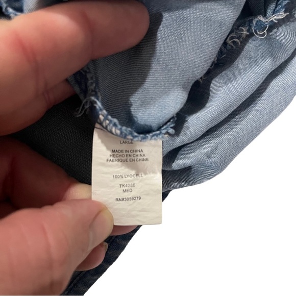 Thread & Supply Women Light Blue Wash Chambray at Knee Dress Sz L Button-Up NWT - Picture 15 of 16